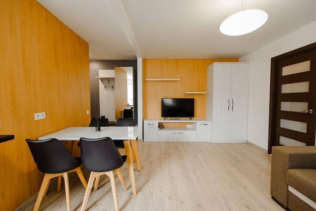 Very Stylish Apartament In Middle Of City. Kiszyniów Zewnętrze zdjęcie