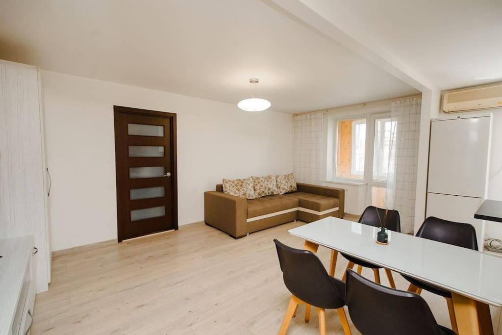 Very Stylish Apartament In Middle Of City. Kiszyniów Zewnętrze zdjęcie
